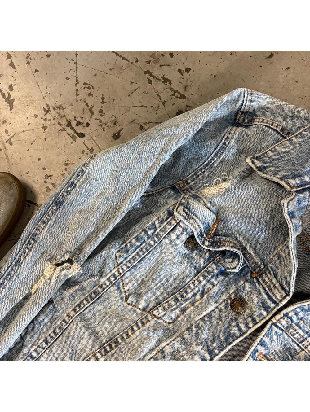 Beautiful Y2K, Hollister, jean jacket. - Picture 3 of 4